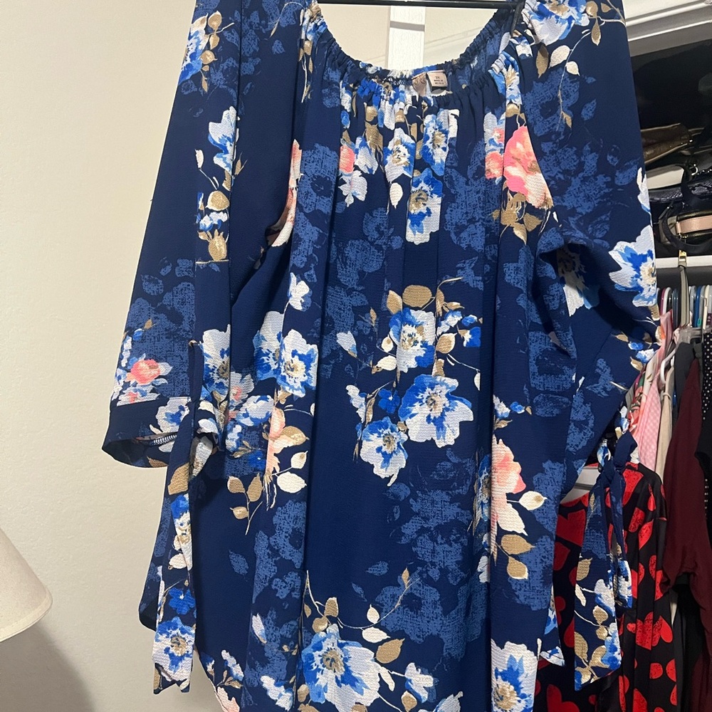 Misia Navy Floral woman blouse